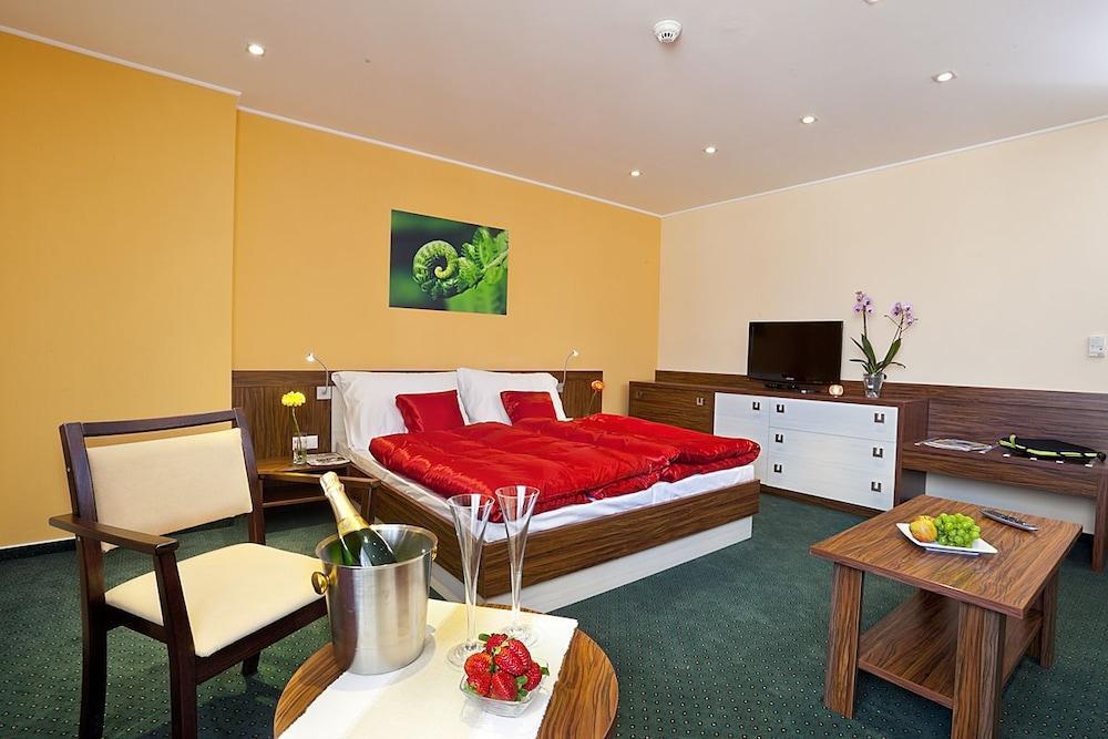 Hotel Viktor Bratislava Eksteriør billede