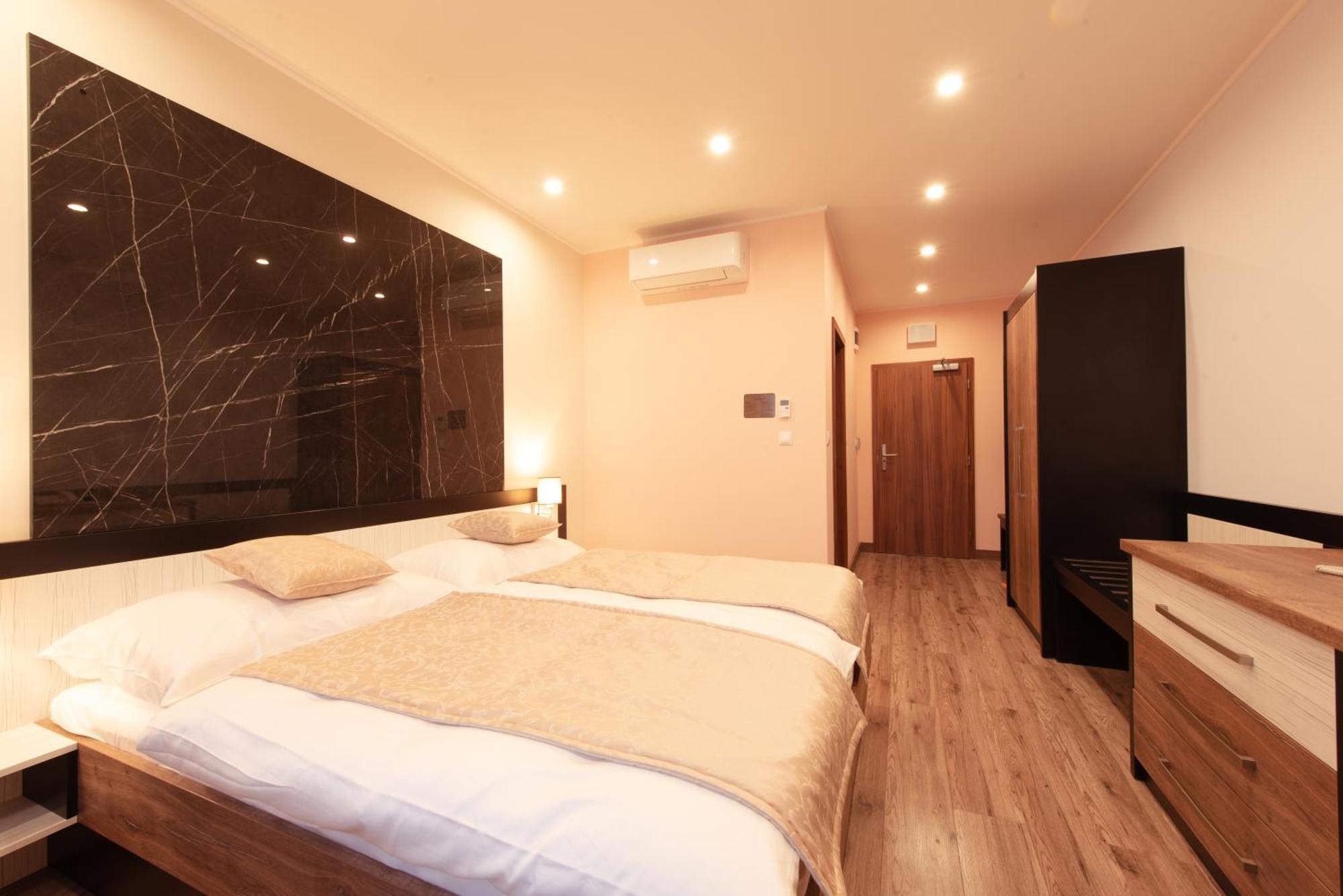 Hotel Viktor Bratislava Eksteriør billede