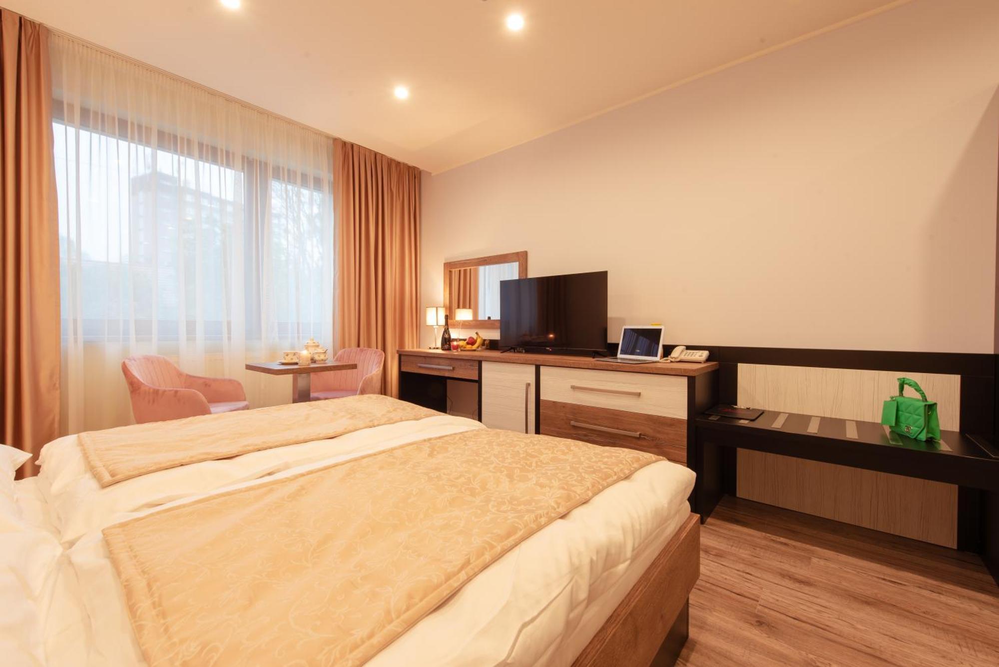 Hotel Viktor Bratislava Eksteriør billede