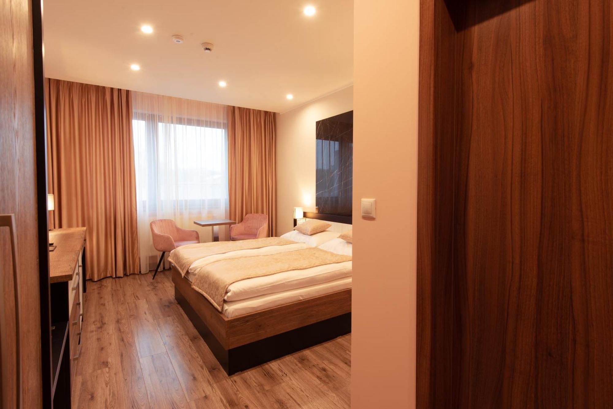 Hotel Viktor Bratislava Eksteriør billede