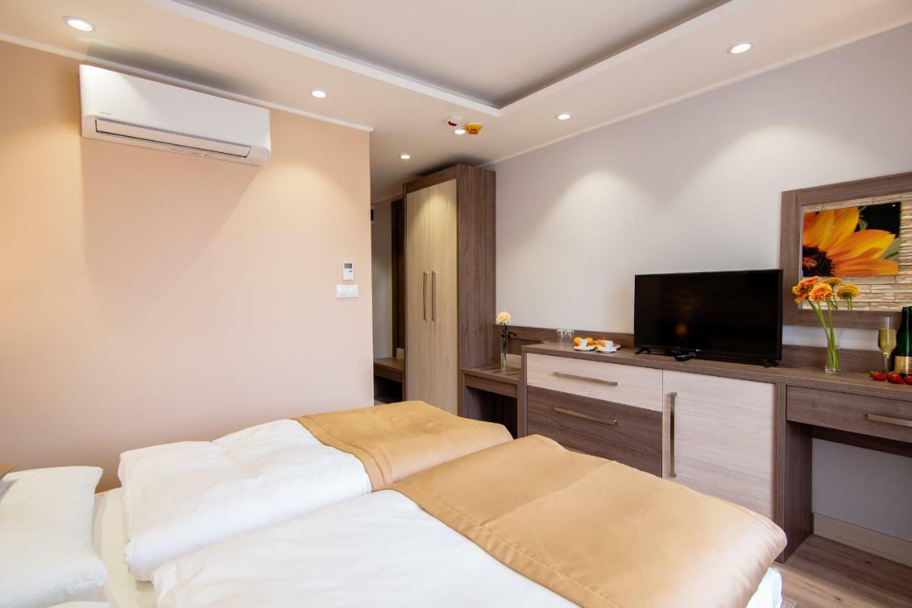 Hotel Viktor Bratislava Eksteriør billede